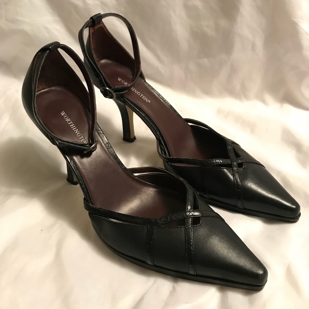Worthington Black Leather Crocodile Ankle Size 8